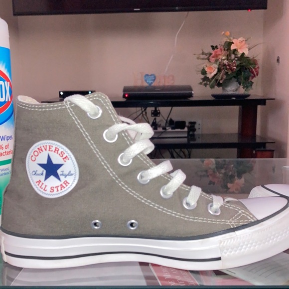 Converse in the color Charcoal. Size is 7 Women. Size 5 Men. - Picture 6 of 7